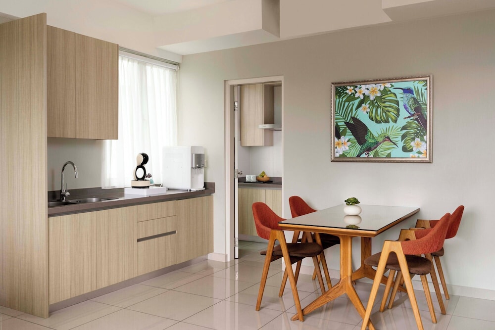 3 Bedroom Deluxe Suite Horizon View thumbnail 5
