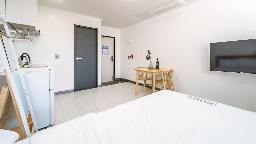 Basic Room, 1 Bedroom (202) - Photo 5