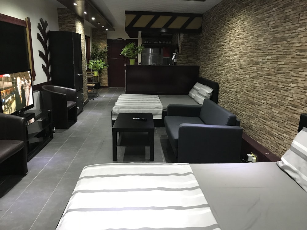 家庭工作室，城市景观，底楼