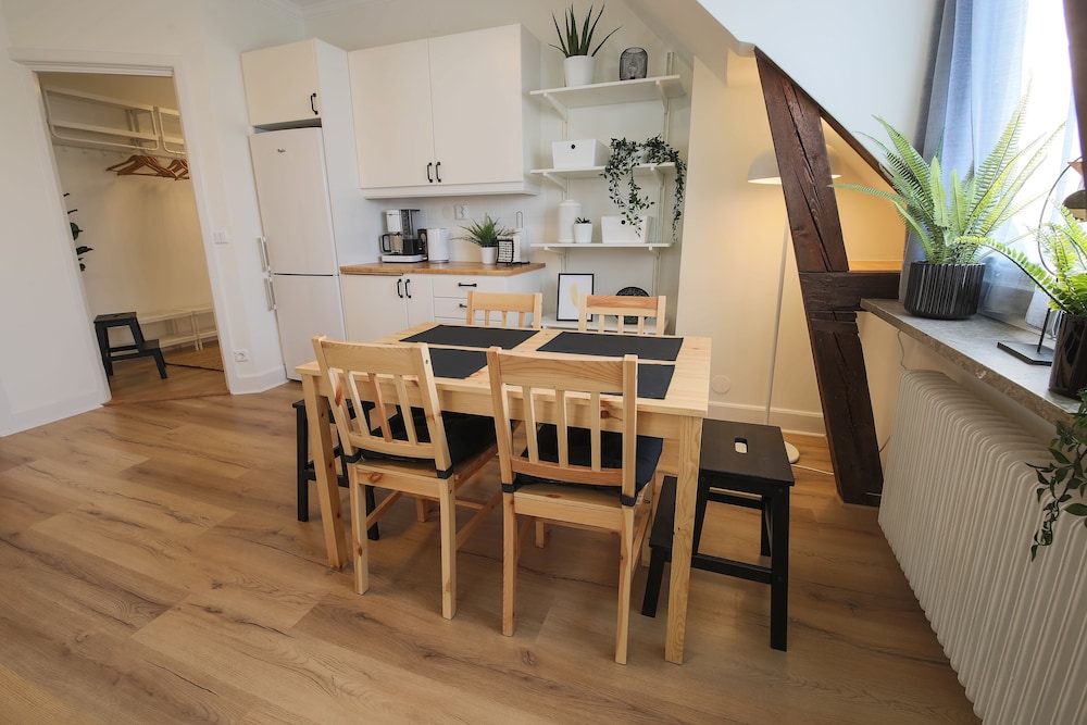 City Apartment, 4 Bedrooms, Balcony, City View (Mars) photo 3