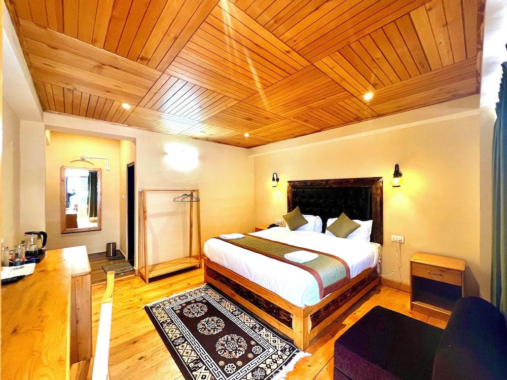 Premium Double Room, Balcony, Mountain View