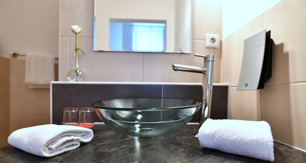 Suite, Private Bathroom photo 2