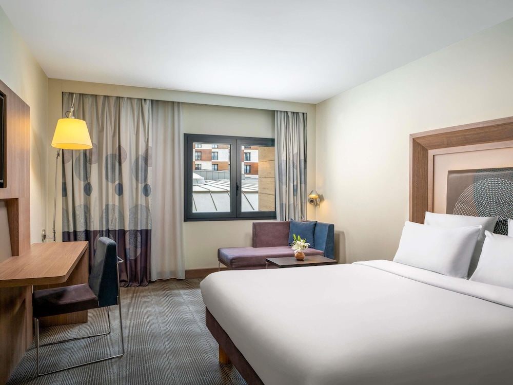Superior Room, 1 Queen Bed, Accessible