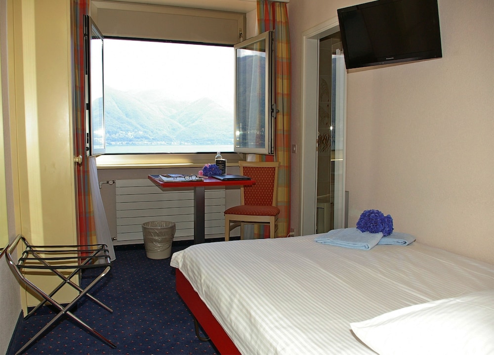 Comfort Single Room, Lake View (no balcony)