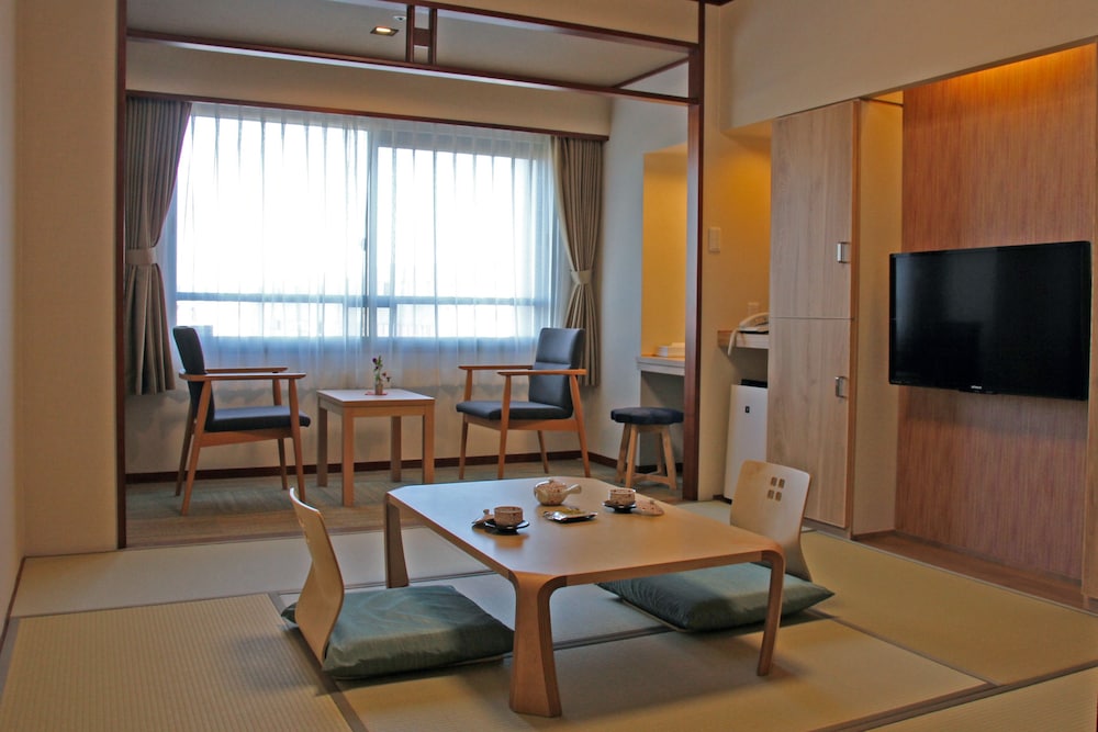 Japanese Style Room (8 Tatami), Non-Smoking