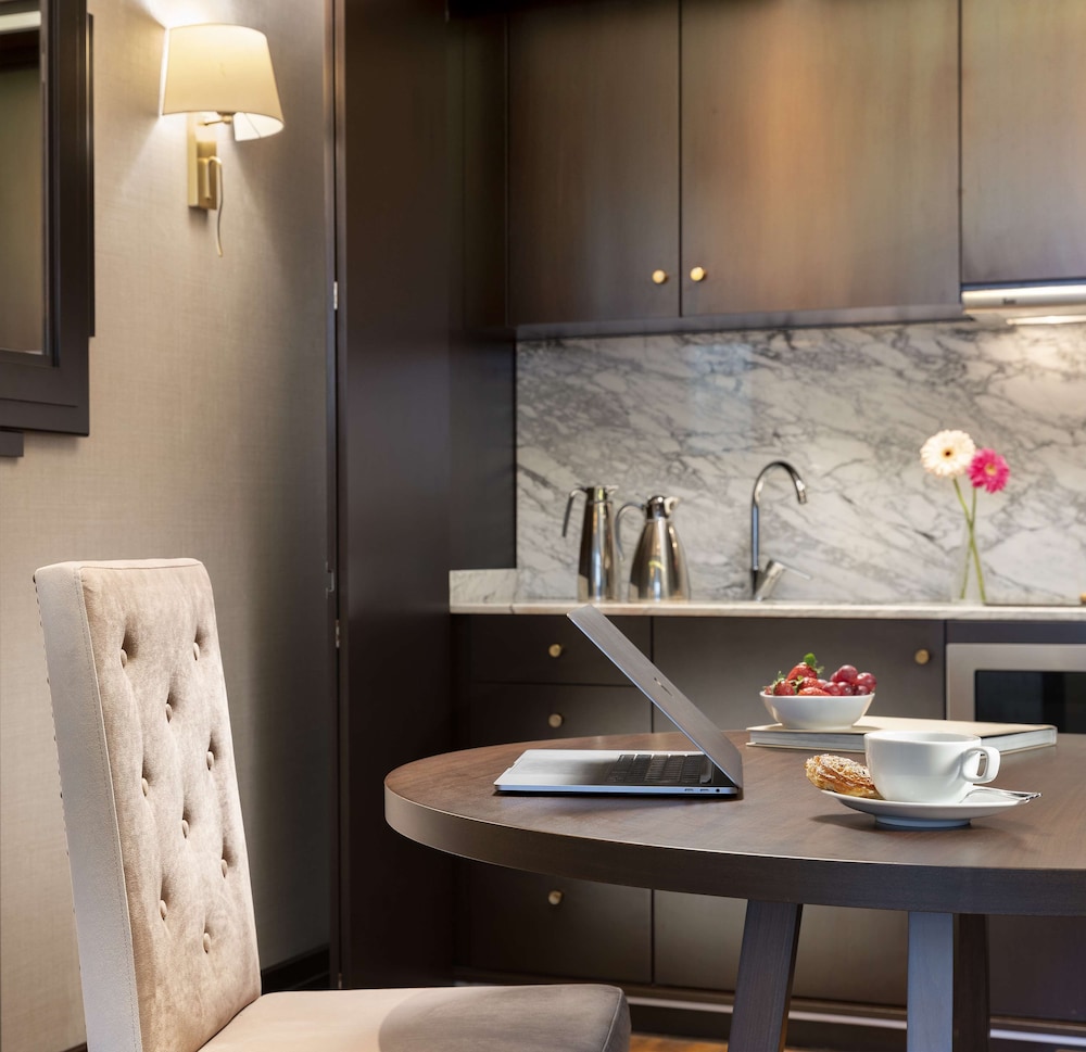 Suite with 2 Bedrooms and Kitchenette photo 2