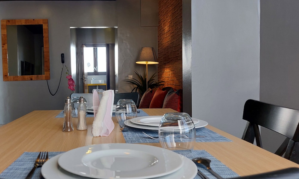 Executive Suite - Photo 6