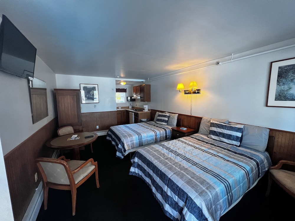 2 Double Beds Ocean View photo 1