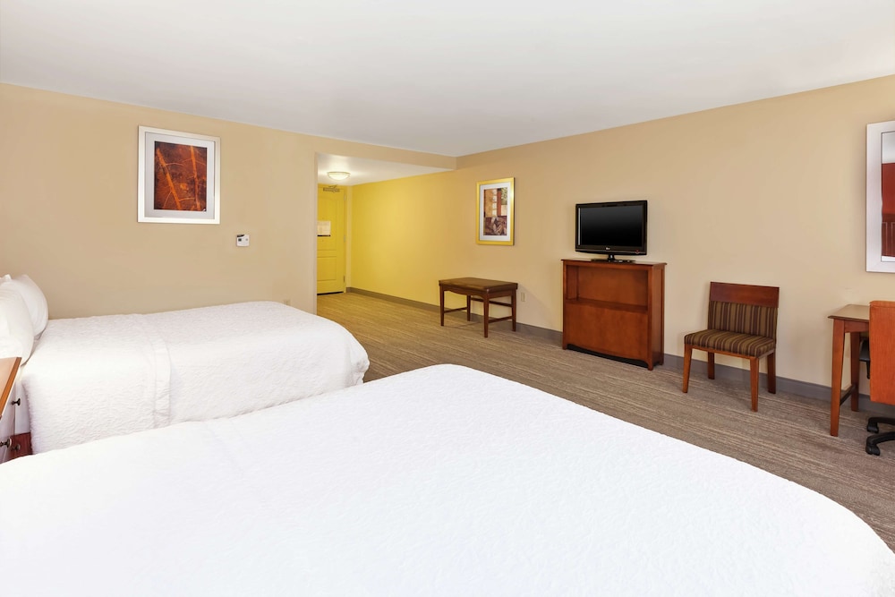 Room, 2 Queen Beds, Accessible, Non Smoking - Photo 3