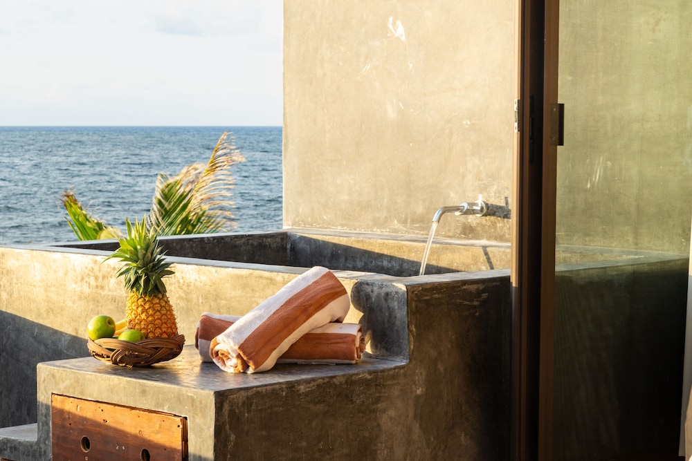 Cielo Master Deluxe Oceanfront king size bed with plunge pool and terrace - Photo 14
