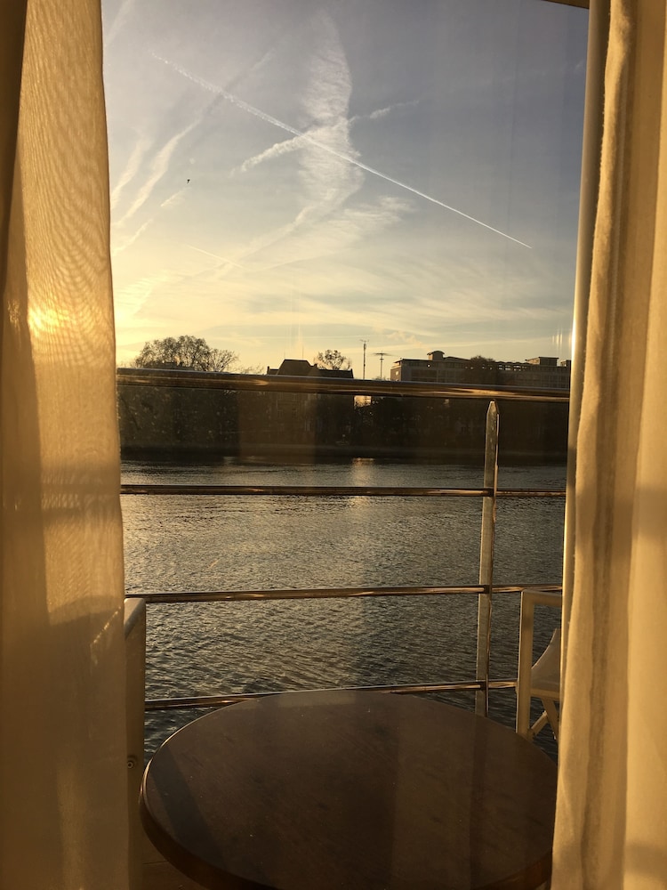 Comfort Double or Twin Room, Non Smoking, River View photo 3