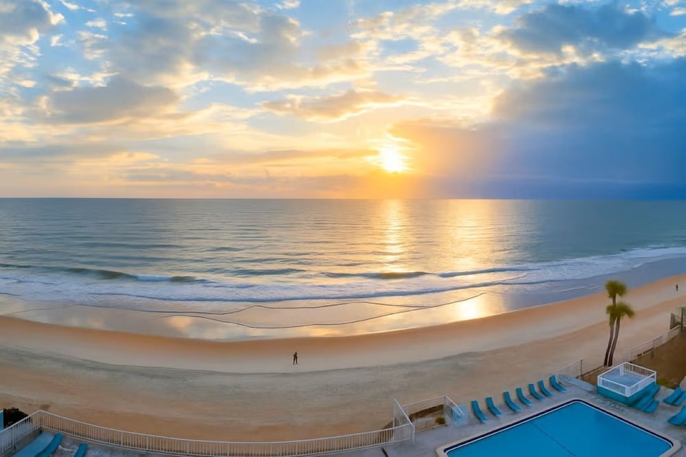 Studio, Balcony, Oceanfront - Photo 1