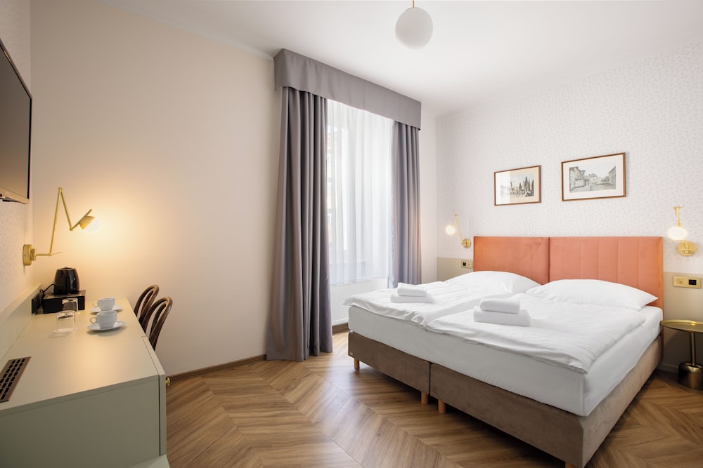 Superior Double or Twin Room - Photo 9