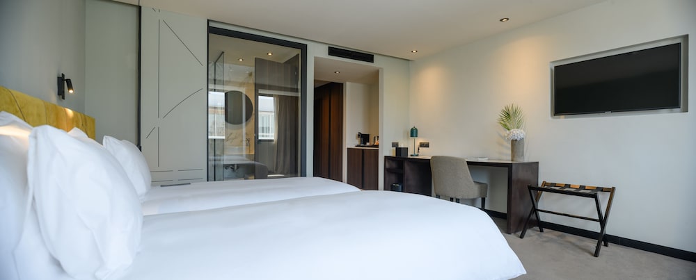 GREEN EXECUTIVE ROOM - Photo 4