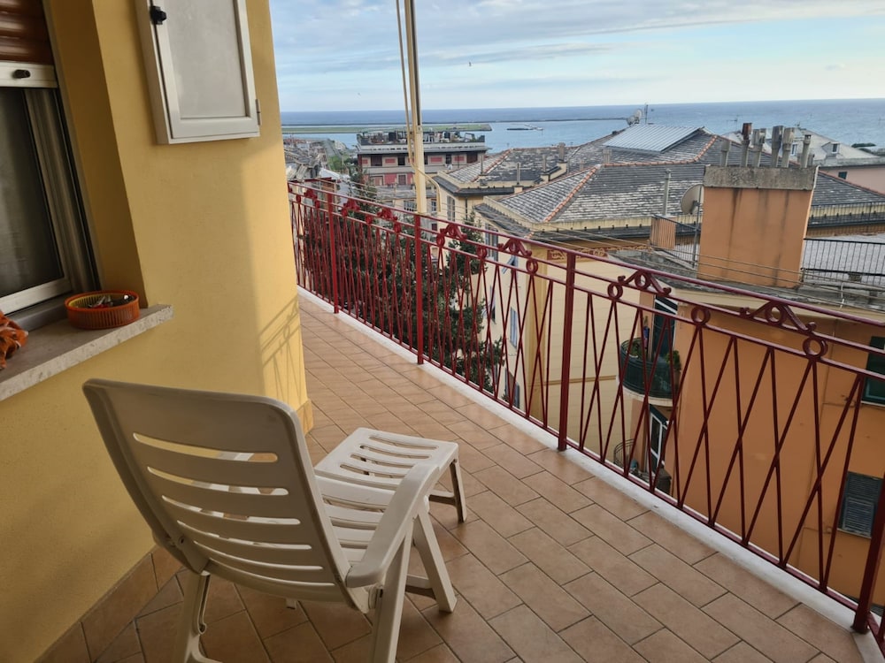Geräumiges Apartment mit Meerblick-Terrasse in Genua Pegli, Foto 3