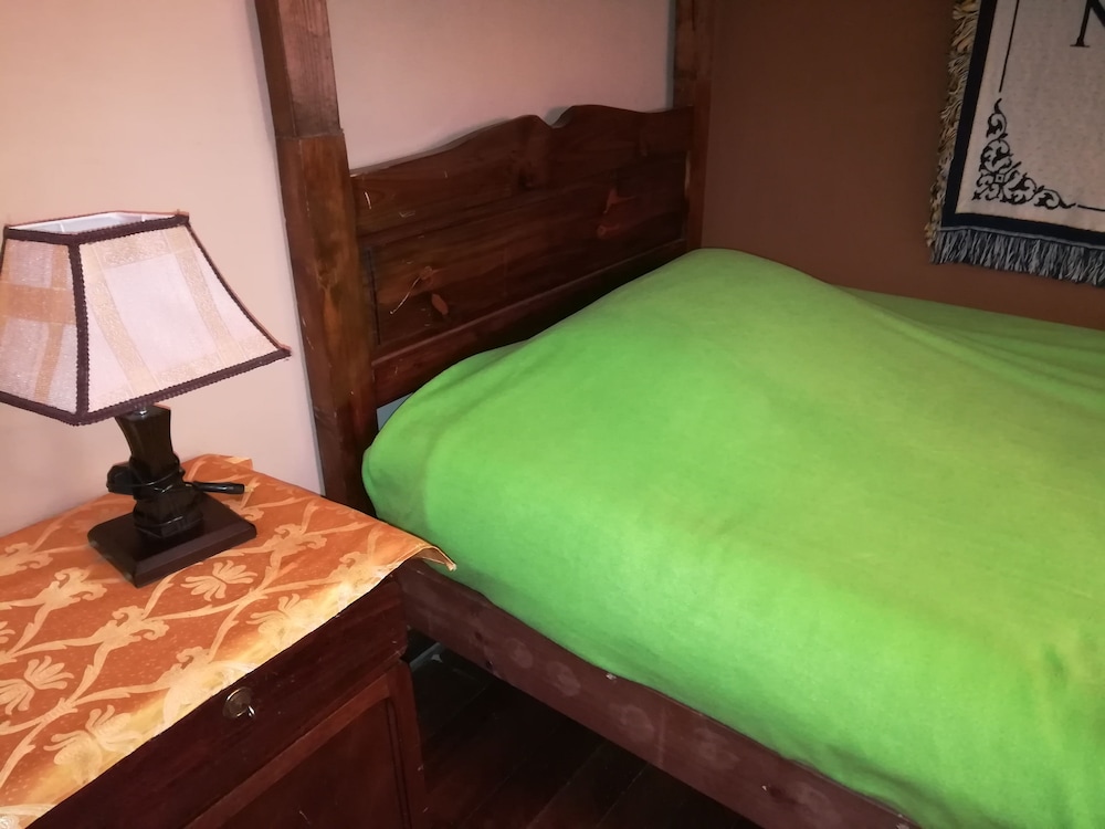 Basic Triple Room, 3 Twin Beds, Private Bathroom photo 1