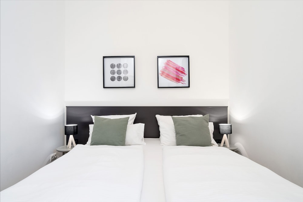 Two-Bedroom Apartment with Terrace photo 2