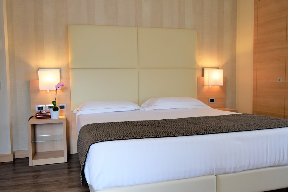 Superior Triple Room, 1 Bedroom, Balcony, Garden View photo 2