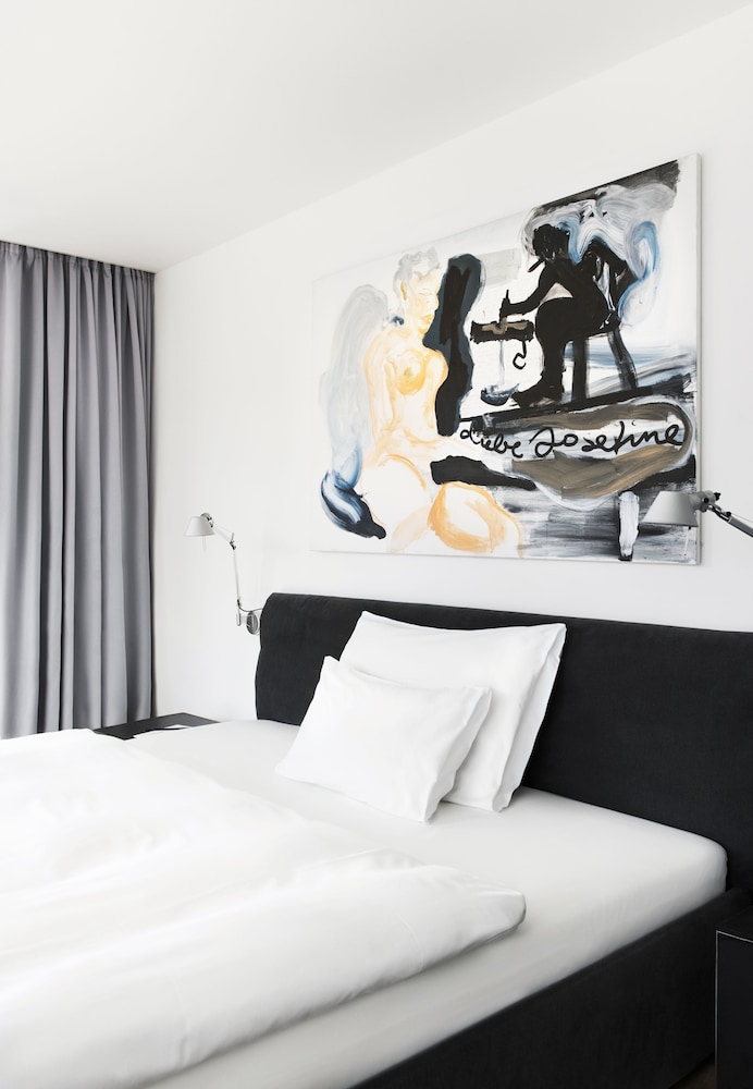 Standard Room (Medium) photo 1