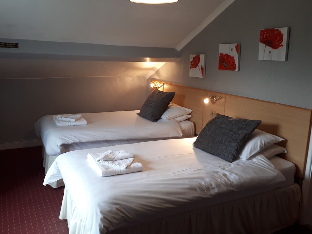 Twin Room, Ensuite photo 3