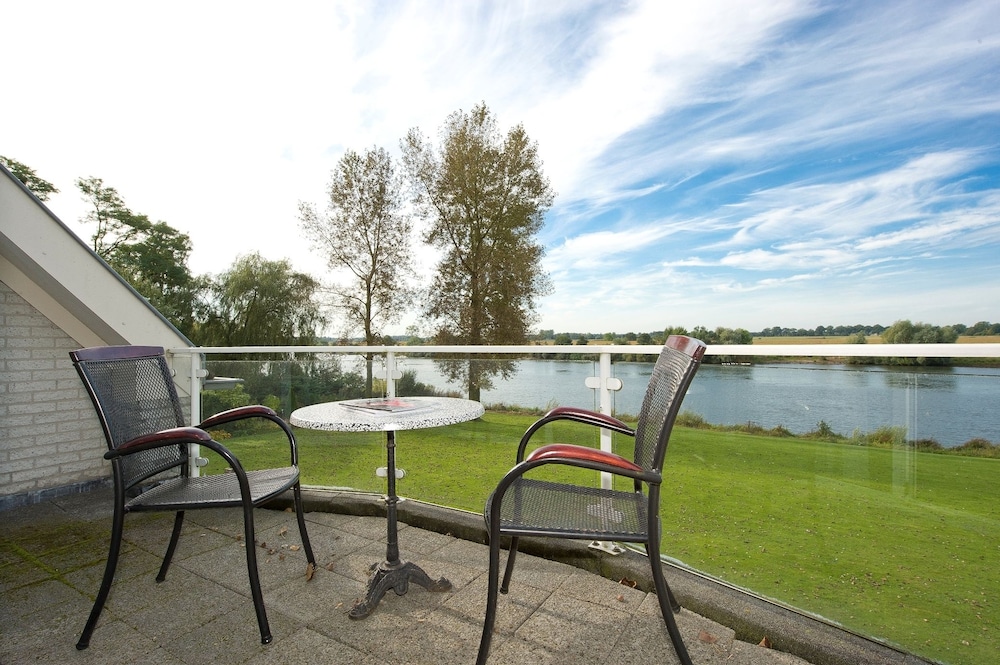 Junior Suite, River View photo 2