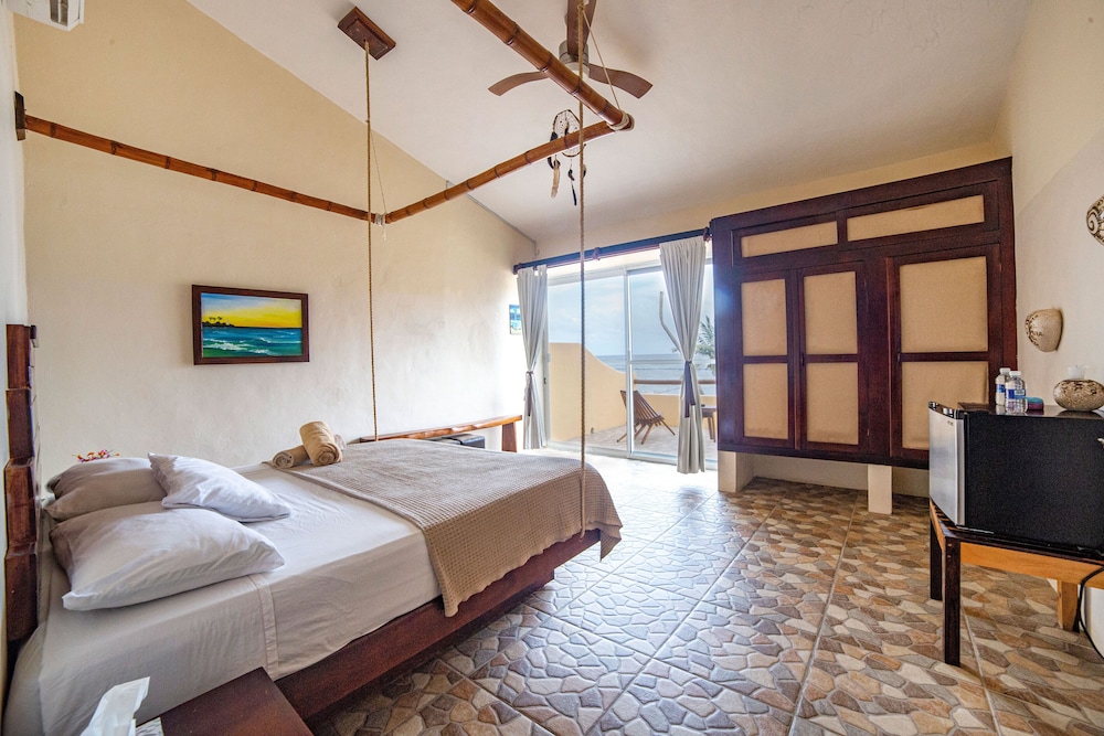 Junior Suite, 1 Bedroom, Private Bathroom, Ocean View photo 1