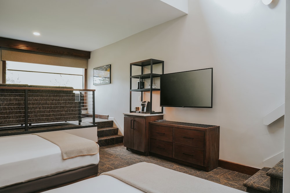 Standard Room, Multiple Beds photo 2