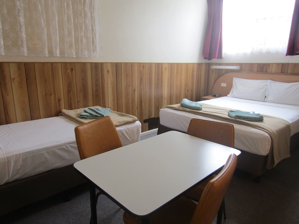 Family Room, 2 Bedrooms