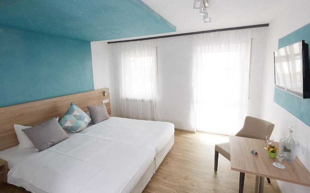 Standard Double Room, Balcony - Photo 1