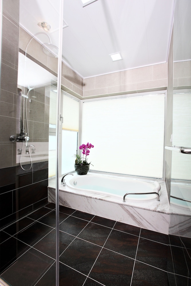 Resort B - Photo 6