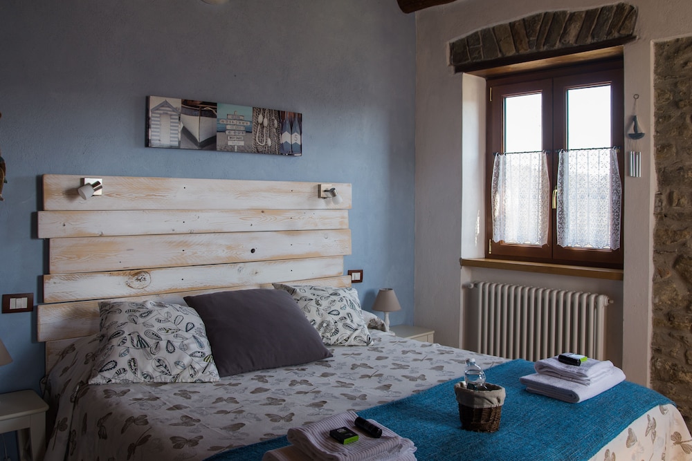 Classic Double Room, 1 King Bed photo 3
