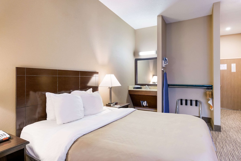 1 Queen Bed, Accessible, Non Smoking - Photo 2