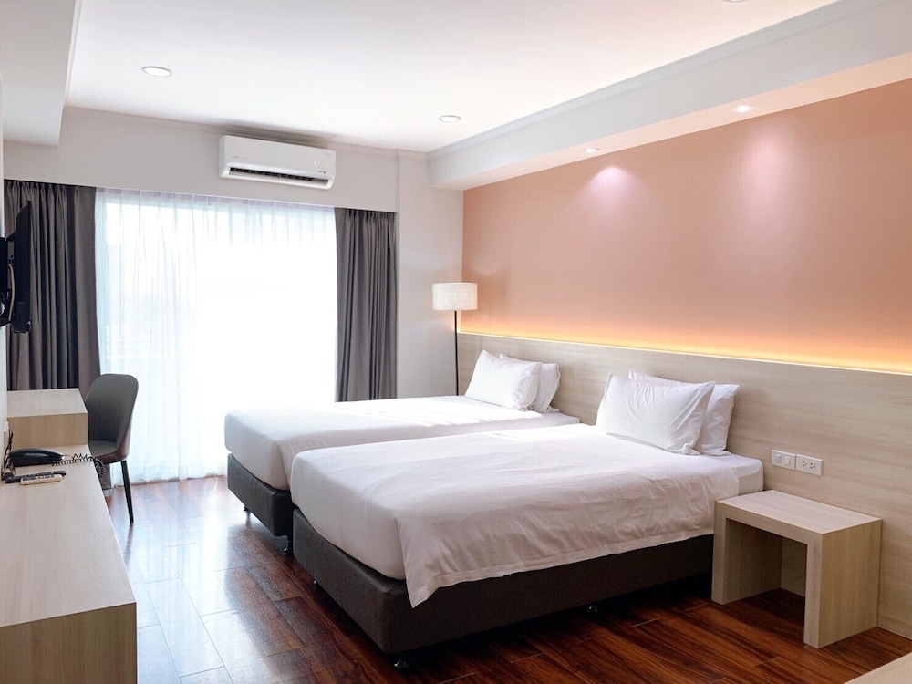Deluxe Room, City View photo 3