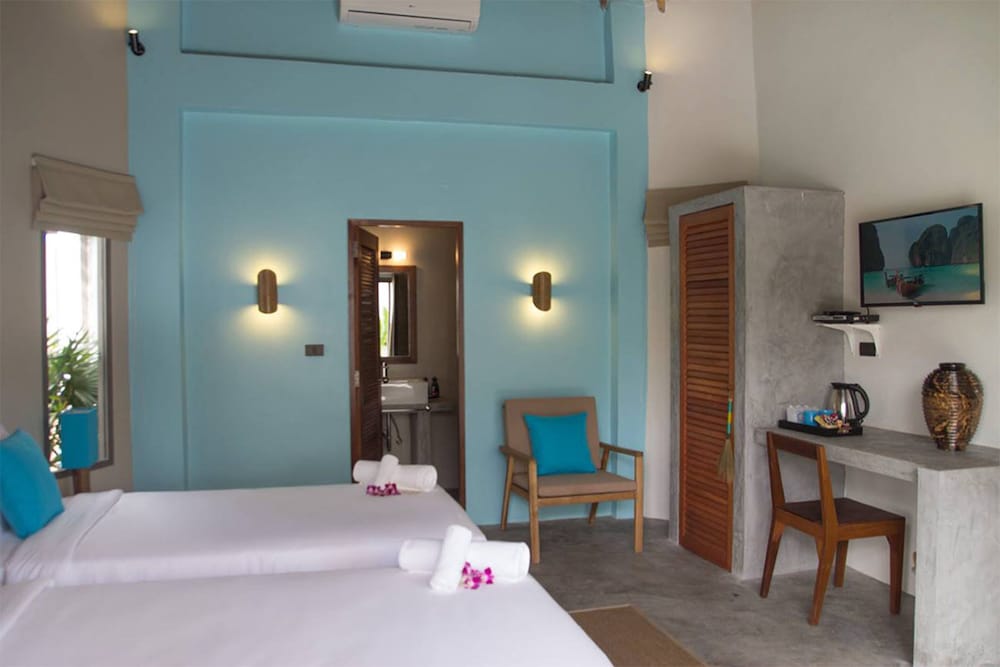Deluxe Garden Bungalow photo 3