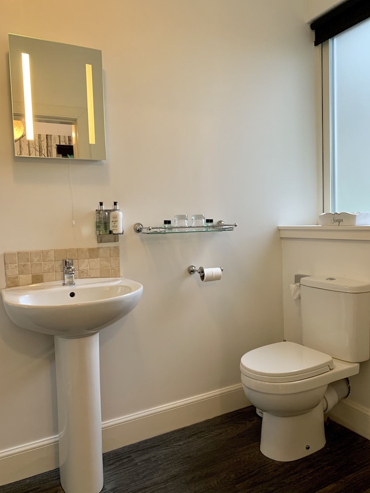 2 Bed Apartment, Ground Floor, Garden View, photo 6