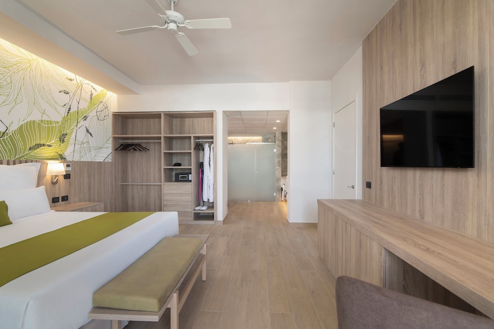 Master Suite With Elite Service