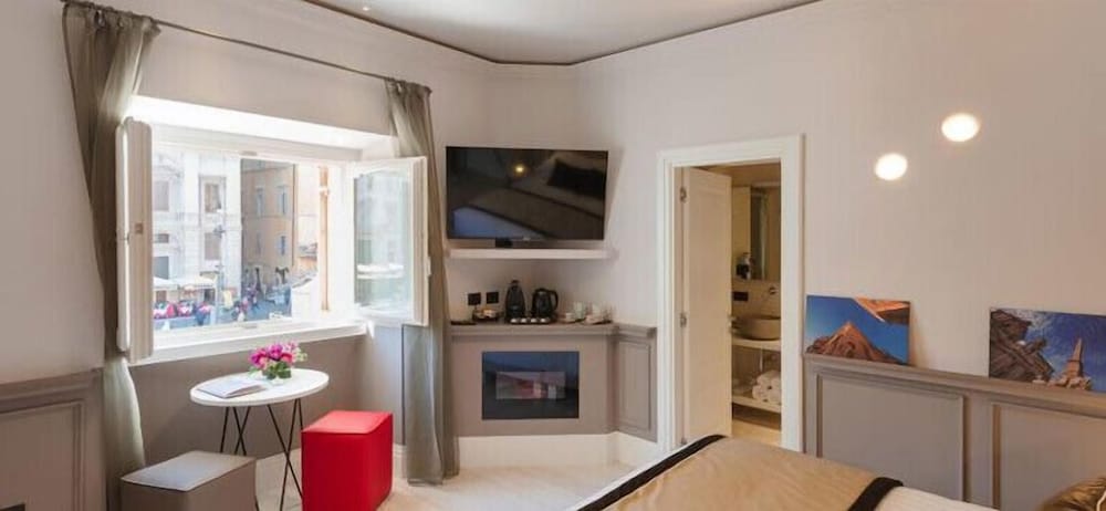Deluxe Triple Room, Fireplace photo 2