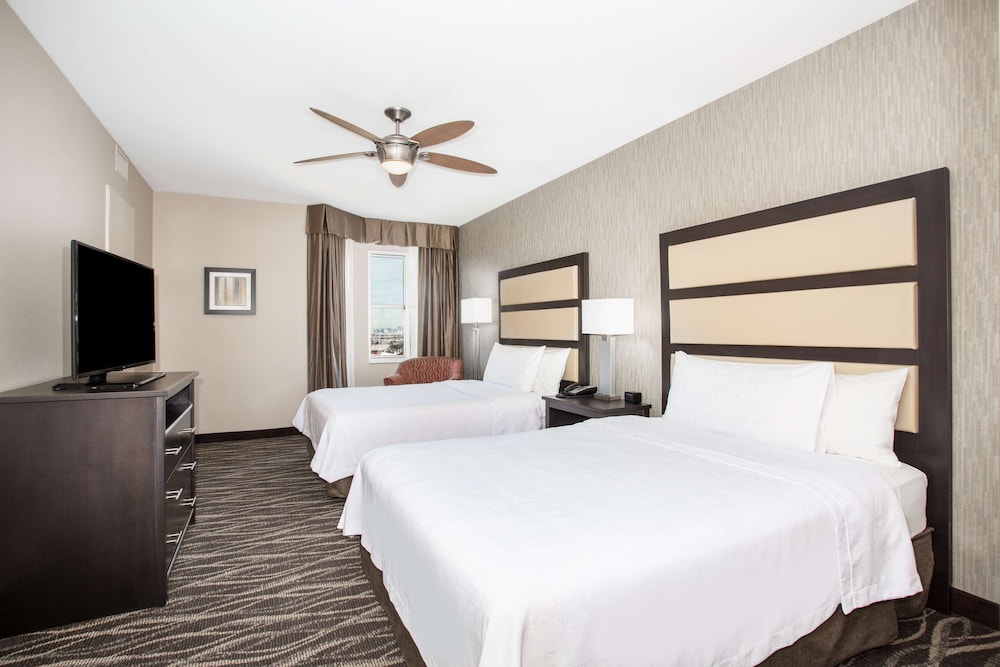 Suite, 2 Queen Beds, Non Smoking (Larger Suite) - Photo 3