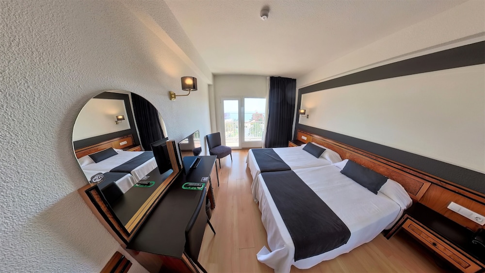 Double Room, Sea View - Photo 4