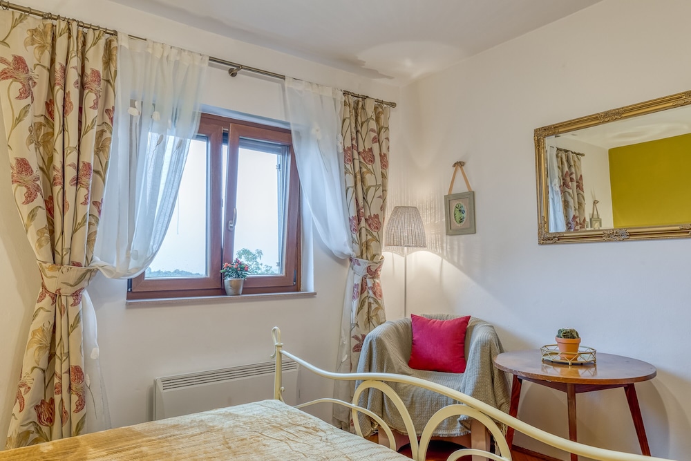 Family Villa, 3 Bedrooms, 2 Bathrooms, Mountainside (Pool House Ančka) photo 3