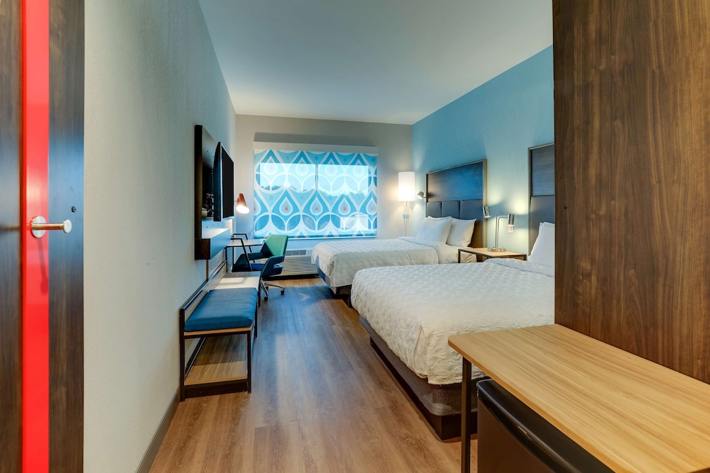 Room, 2 Queen Beds - Photo 4