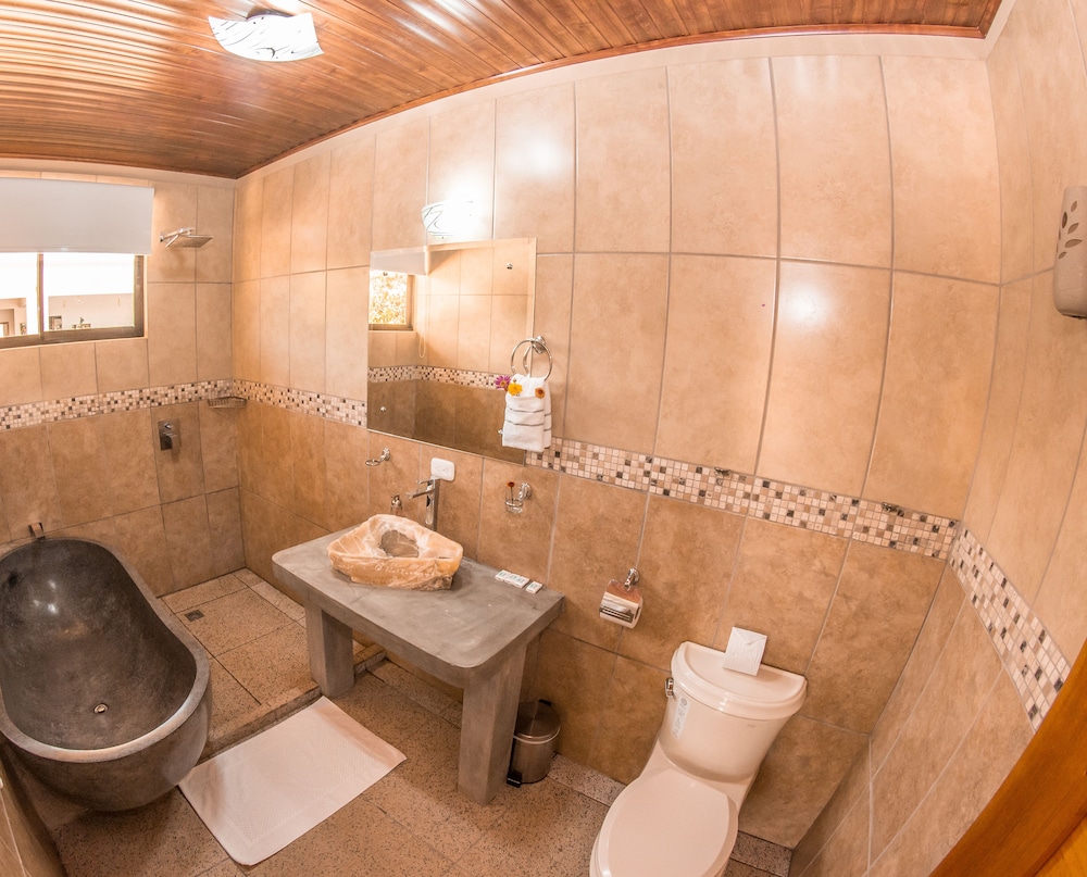 Luxury Double Room, 1 Bedroom, Accessible, Partial Ocean View photo 3