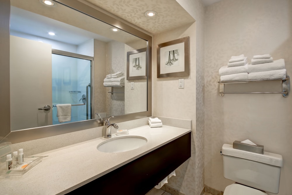 Standard Room, 1 Queen Bed, Accessible (Communications) - Photo 5