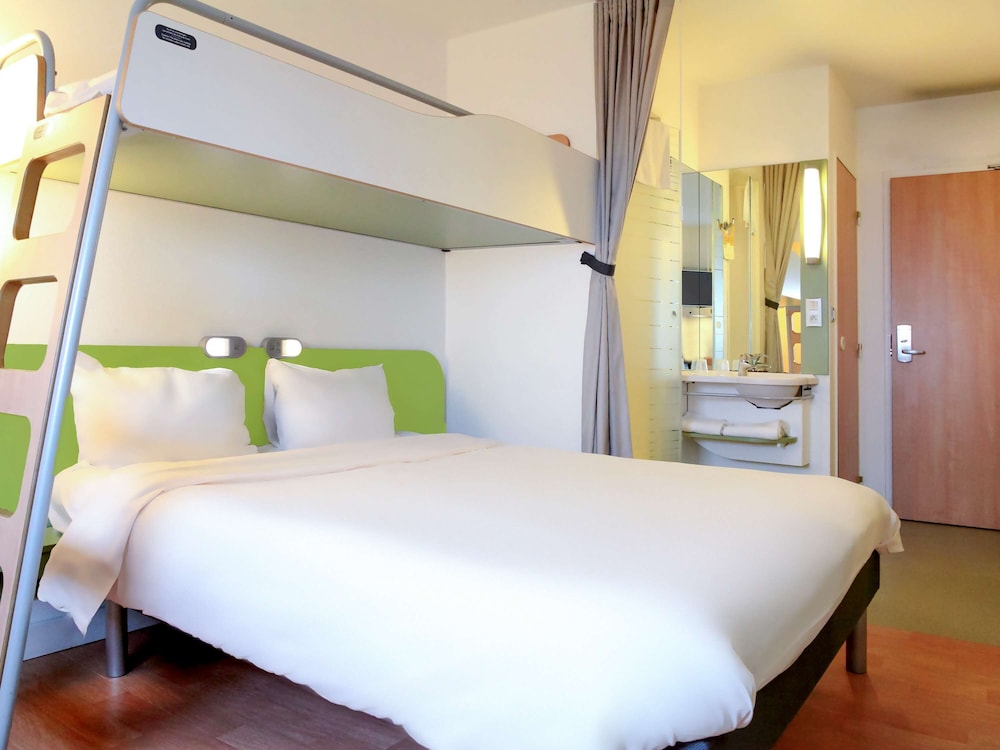 Triple Room, Multiple Beds - Photo 1
