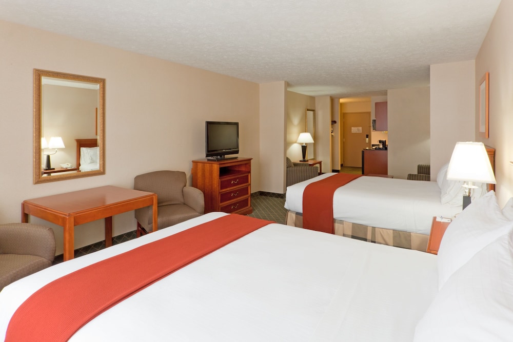 Standard Room, Multiple Beds photo 3