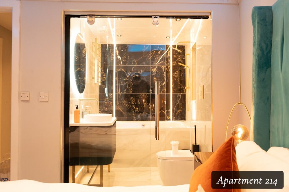 Standard Apartment, Hot Tub - Photo 17