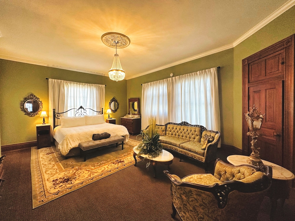 Premium Double Room, 1 King Bed, Non Smoking, Balcony