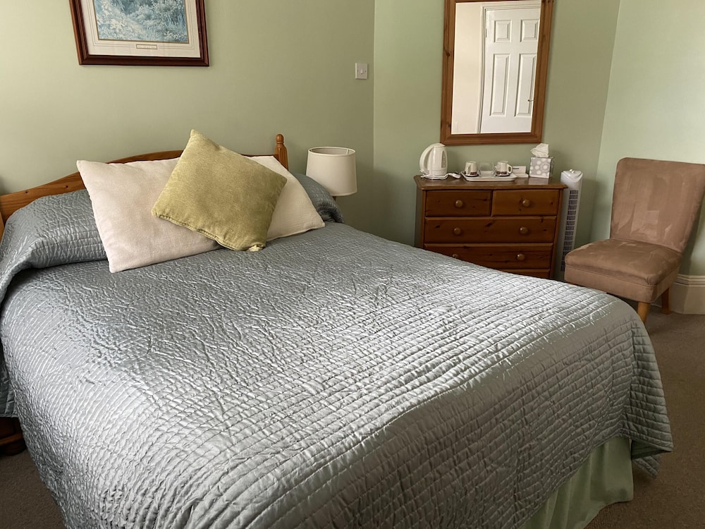 Classic Double Room, Ensuite, Garden View (Room 9) photo 3