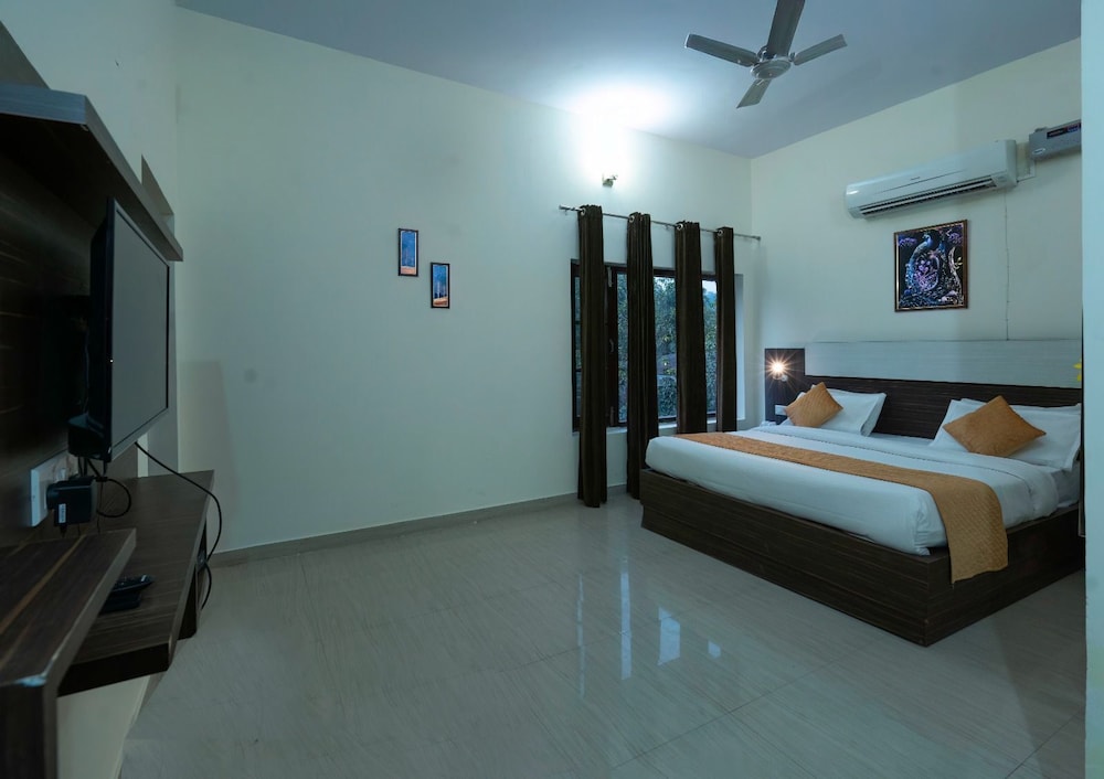 Deluxe Double Room, Balcony, Garden View