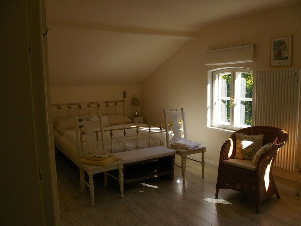 Apartment photo 2
